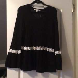 Lauren Conrad black open weave sweater w/daisies!
